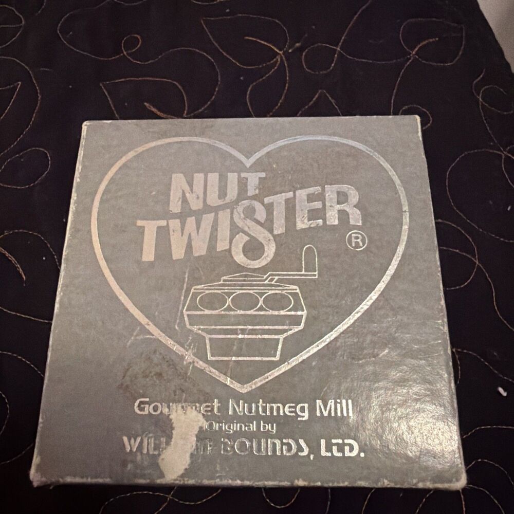 William Bounds Vintage Gourmet Nutmeg Mill Grater Nut Twister Chrome USA Grinder
